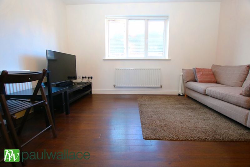 Flat Aldermere Avenue in Broxbourne