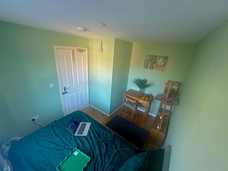 Room Eskdale Way in Crawley