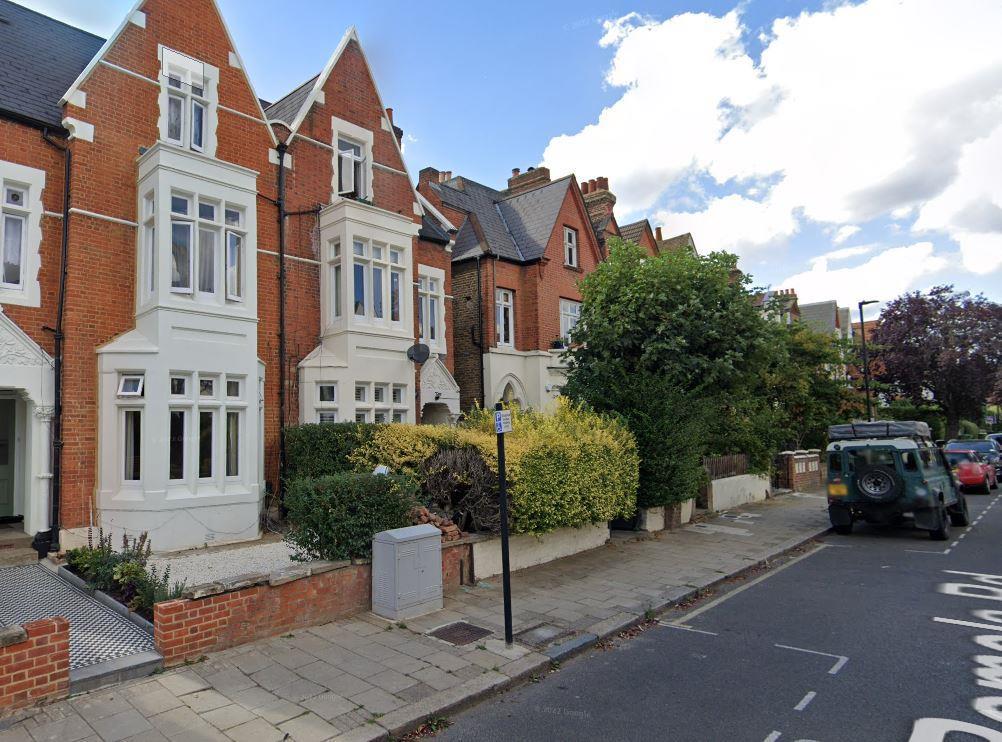 Flat Romola Road in Greater London