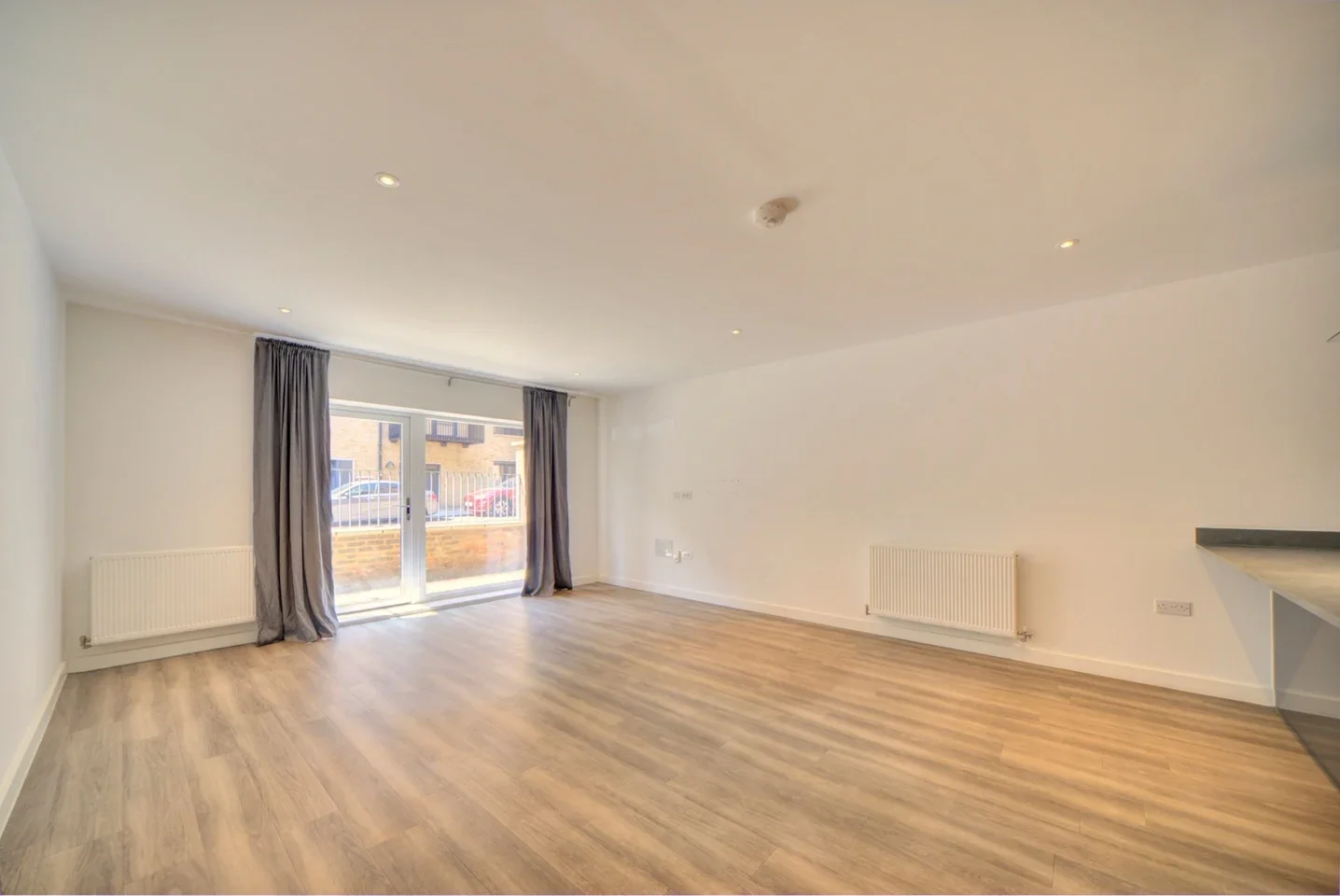 Flat Brumwell Avenue in Greater London