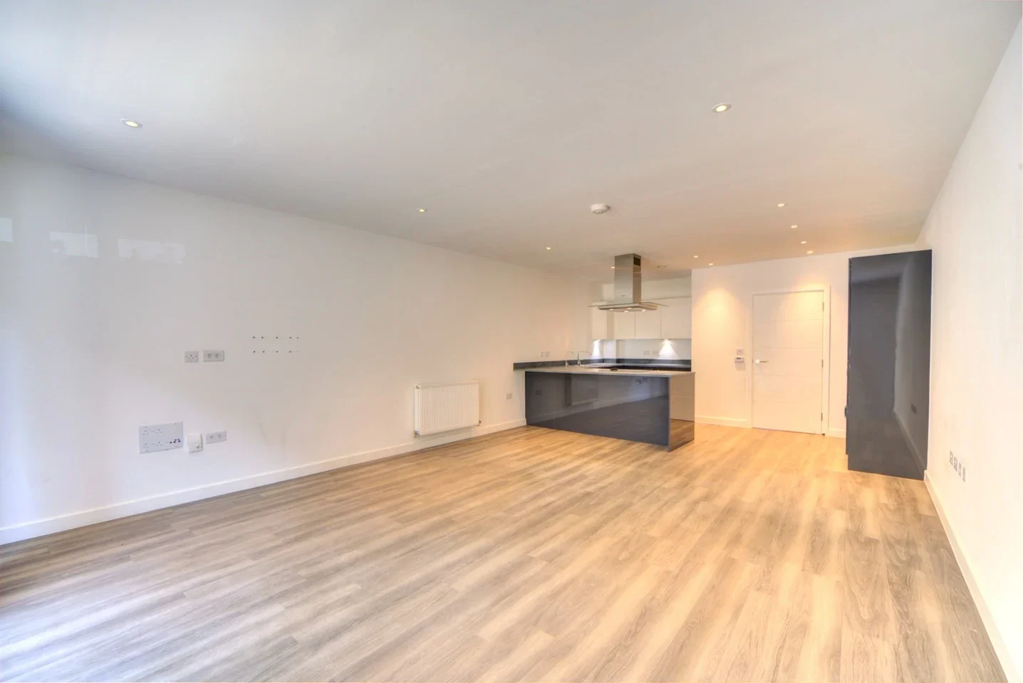 Flat Brumwell Avenue in Greater London