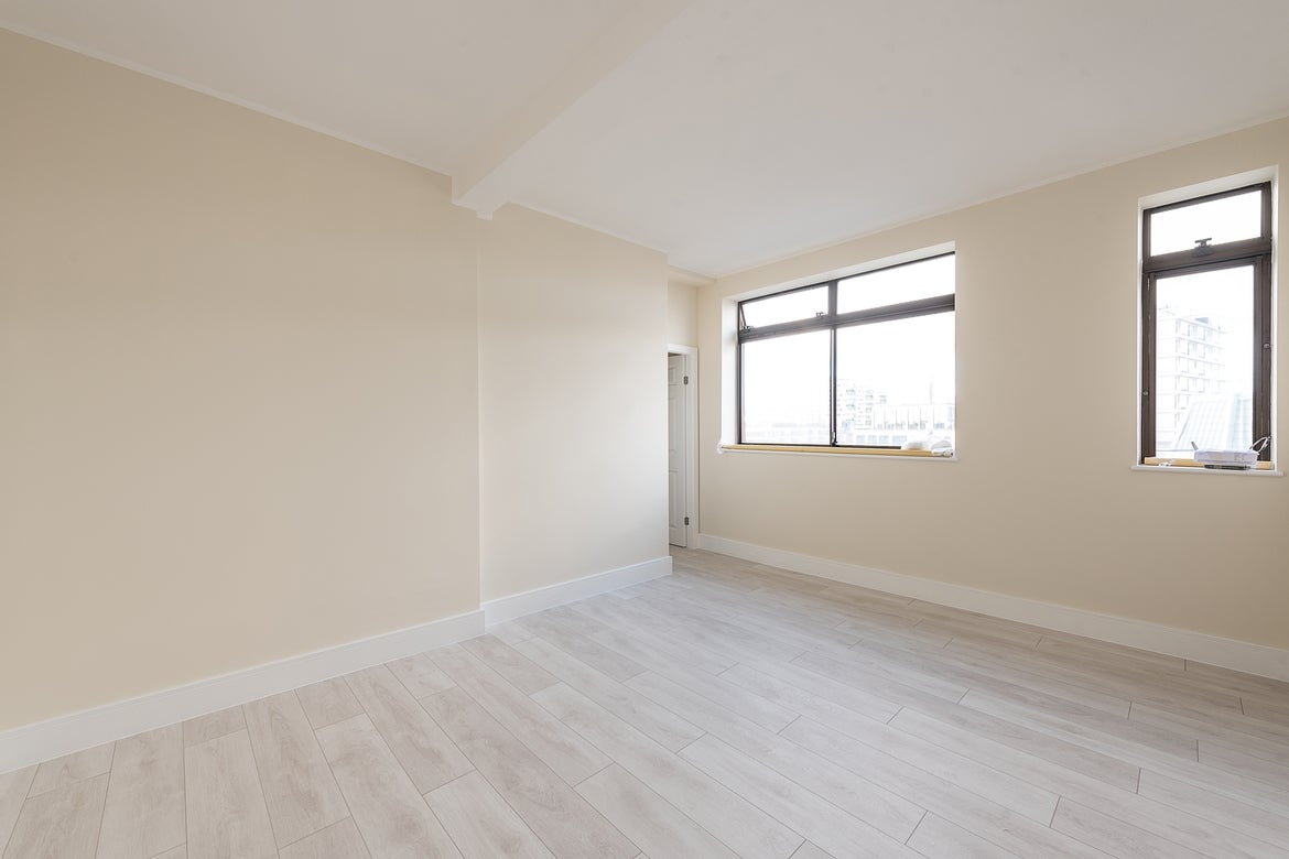 Flat Upper Berkeley Street in City of Westminster