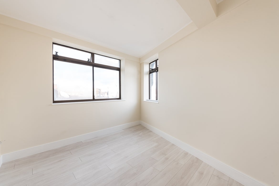 Flat Upper Berkeley Street in City of Westminster