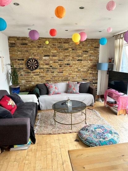 Room Radipole Road in Greater London