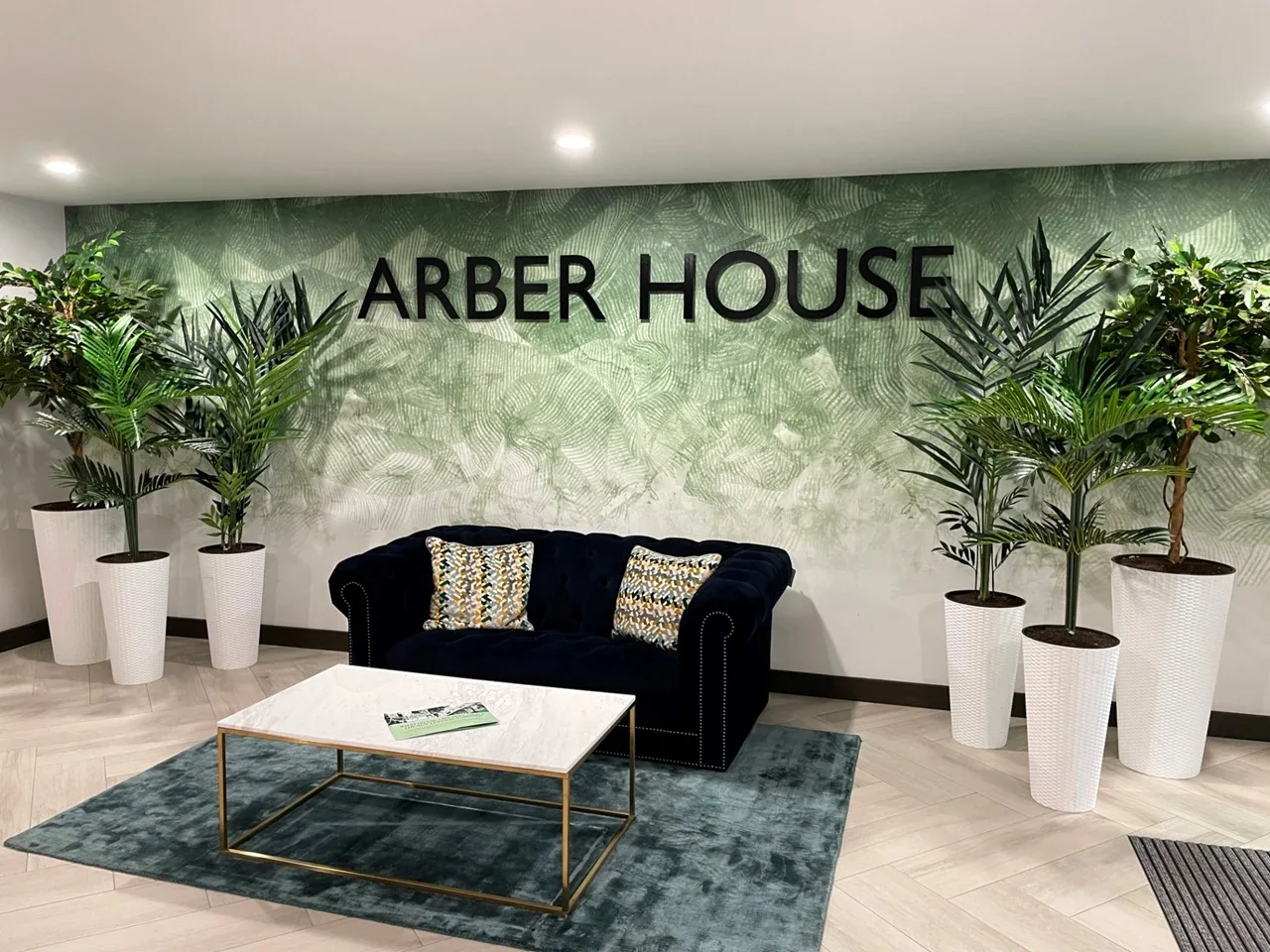 Flat Greenleaf Walk in Greater London