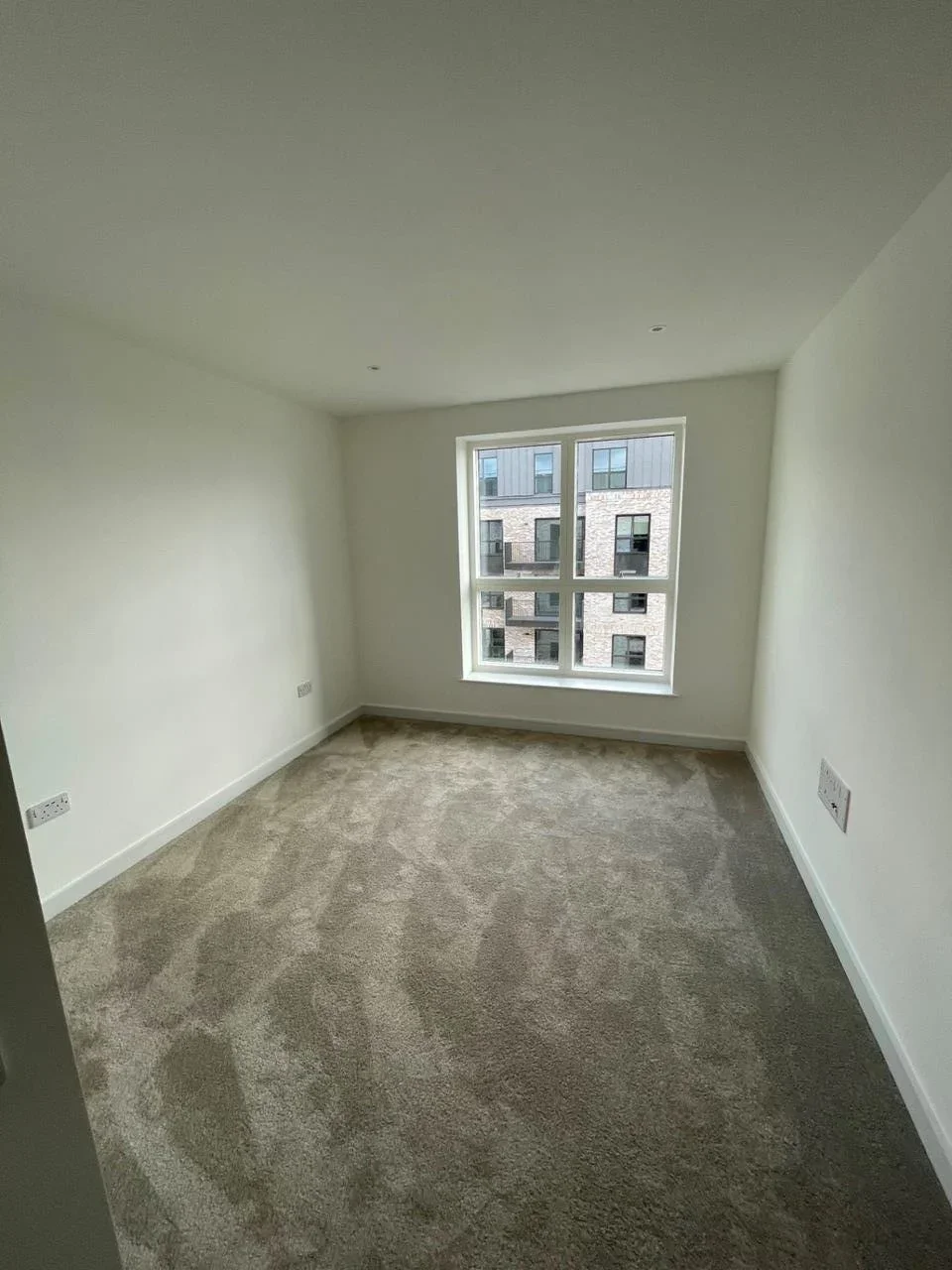 Flat Greenleaf Walk in Greater London