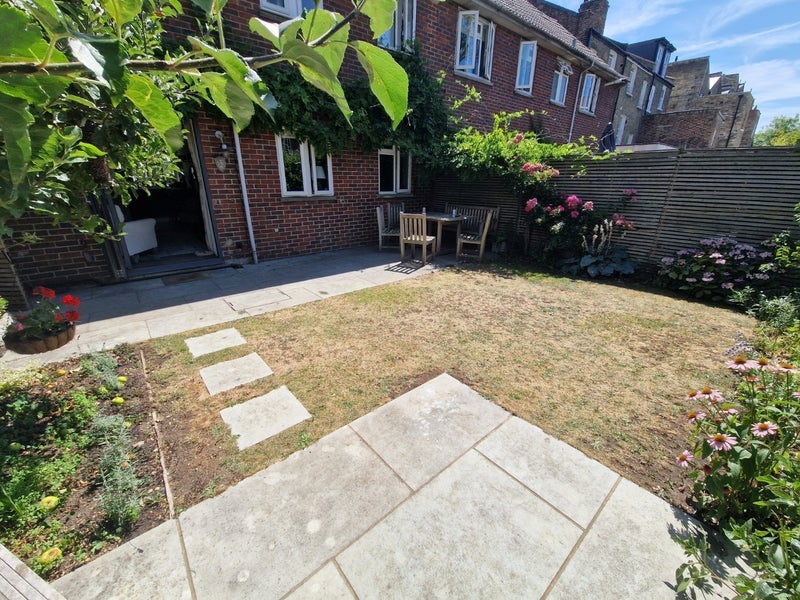 Room Spenser Road in Greater London