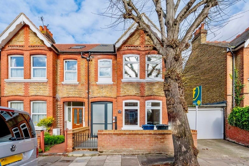 Room Overdale Road in Greater London