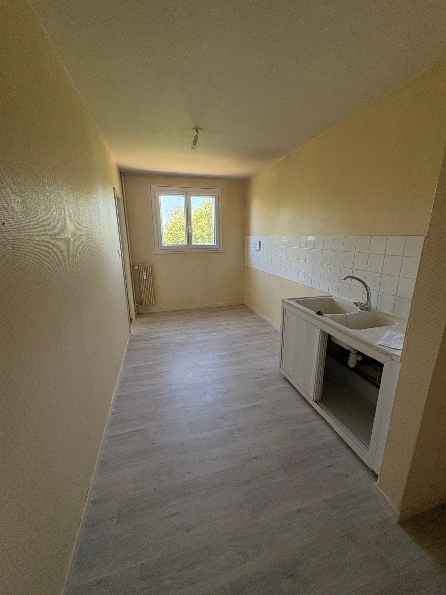 Flat Rue des Murots in Fontaine-Française