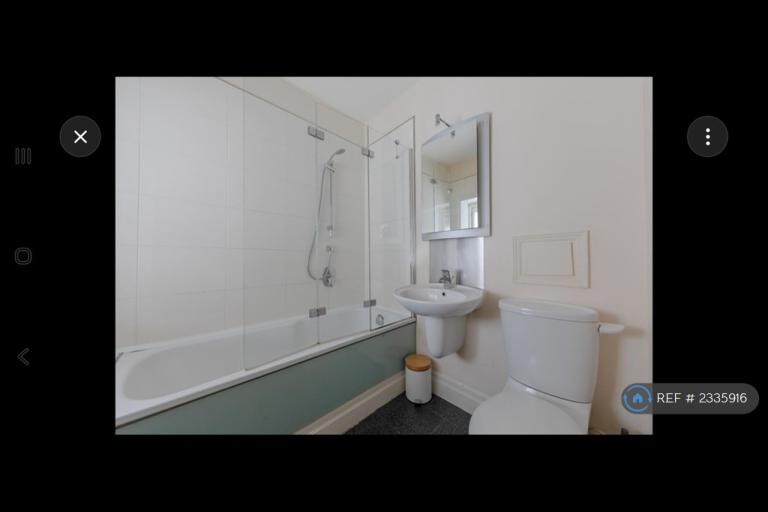 Room Otter Close in Greater London