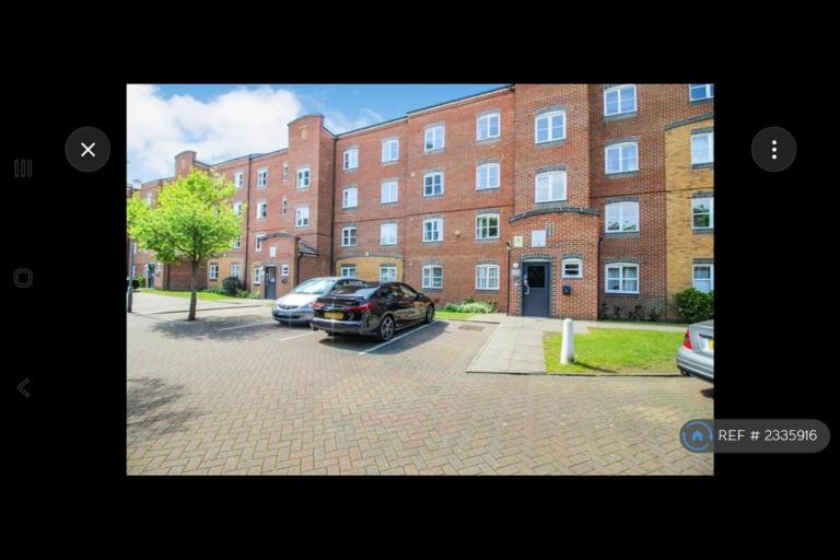 Room Otter Close in Greater London