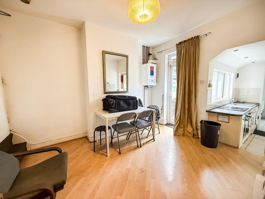 Flat Beeston Road in Nottingham