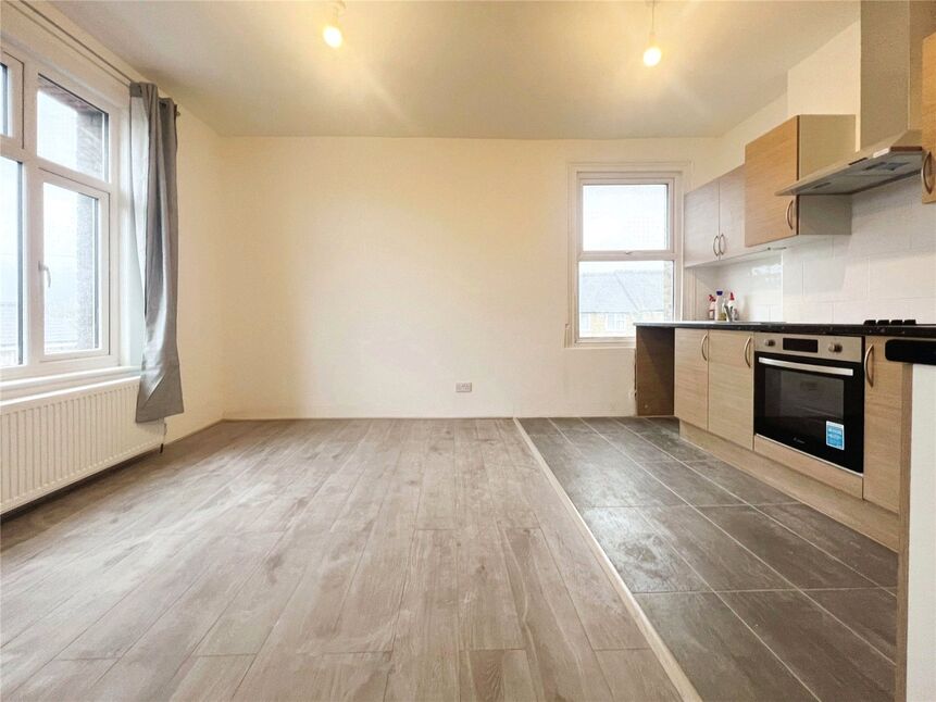 Flat Cromer Road in Watford