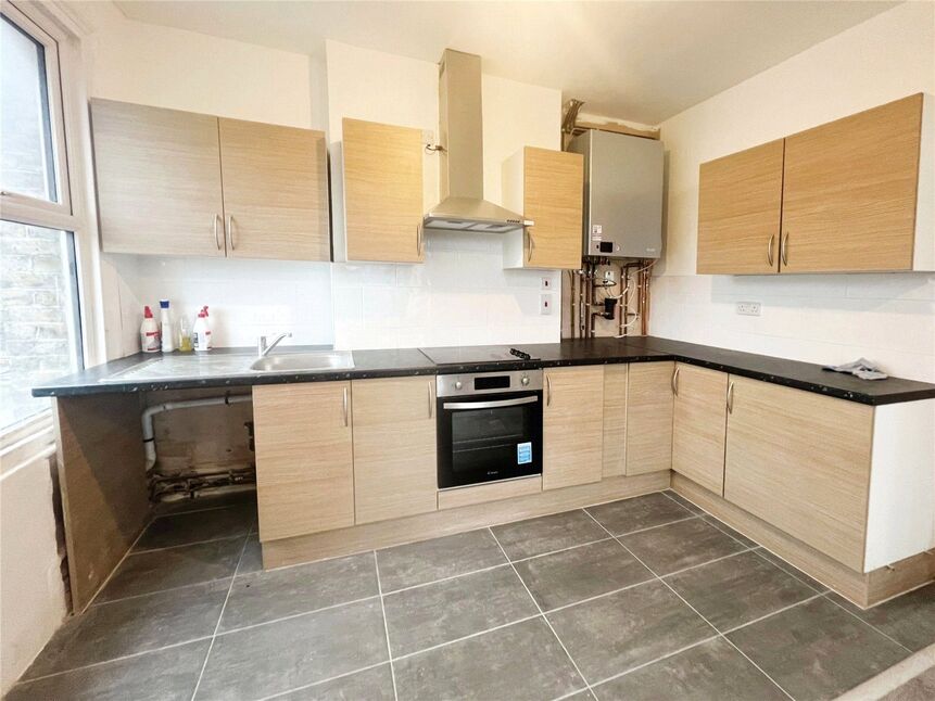 Flat Cromer Road in Watford