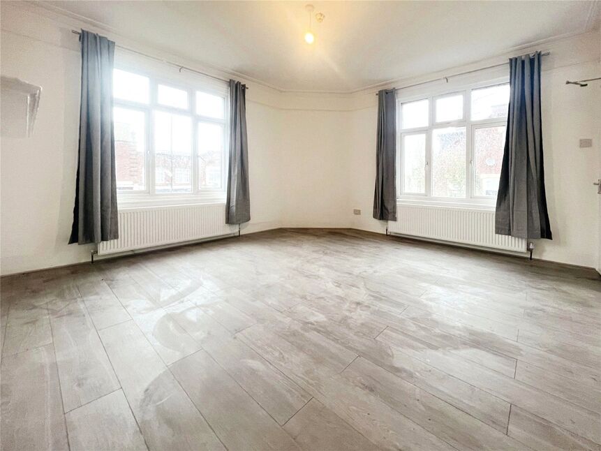 Flat Cromer Road in Watford