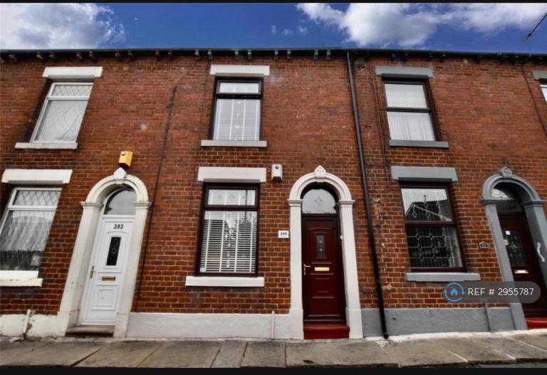 House Oldham Road in Royton