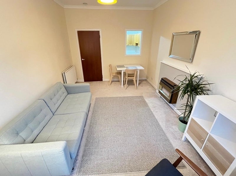 Room Kildonan Drive in Glasgow