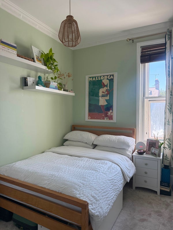 Room Fulham Palace Road in Greater London
