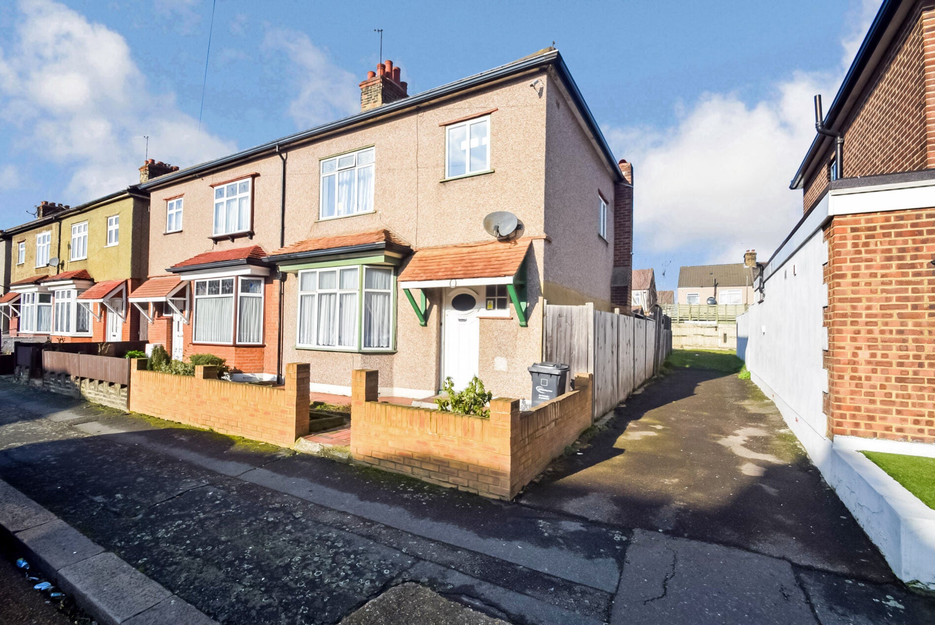 House Cambeys Road in Greater London