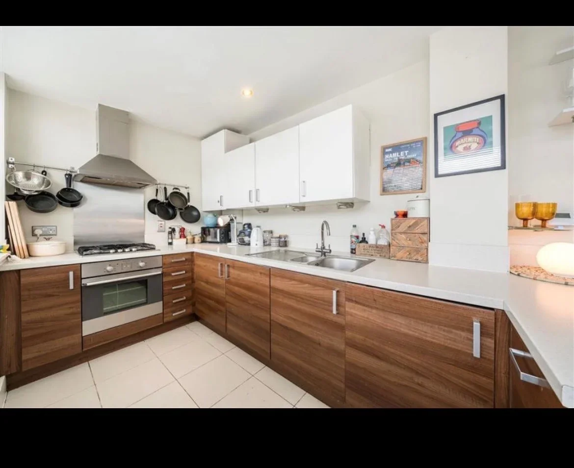 Flat Lee High Road in Greater London