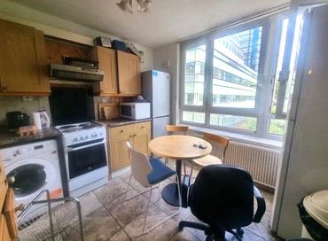 Room Peerless Street in Greater London