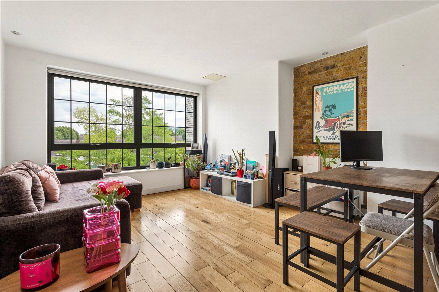 Flat Lolesworth Close in Greater London
