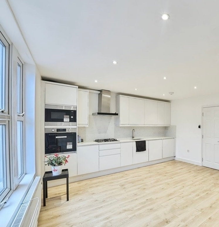 Room Lower Richmond Road in Greater London