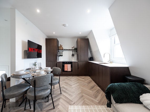 Room Stella Road in Greater London