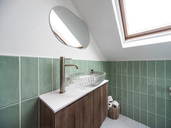 Room Stella Road in Greater London