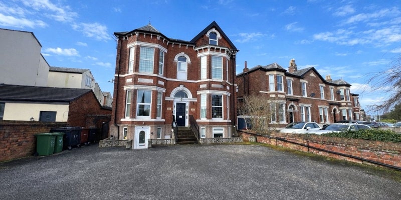 Flat Alexandra Road in Southport