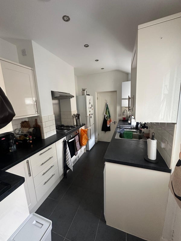 Room Chalford Road in Greater London
