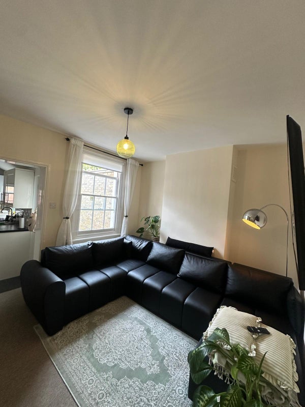 Room Chalford Road in Greater London