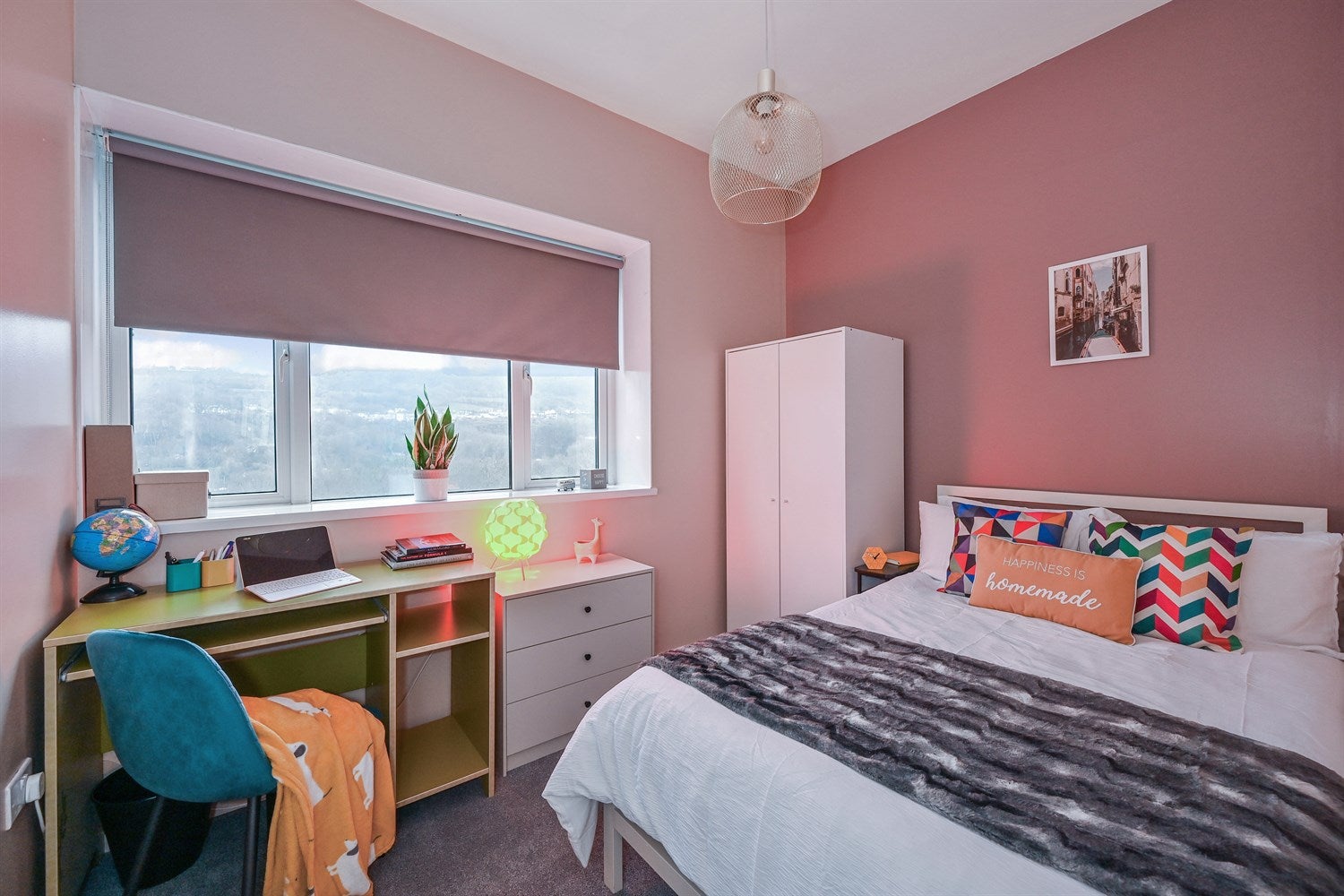Room Wood Road in Pontypridd