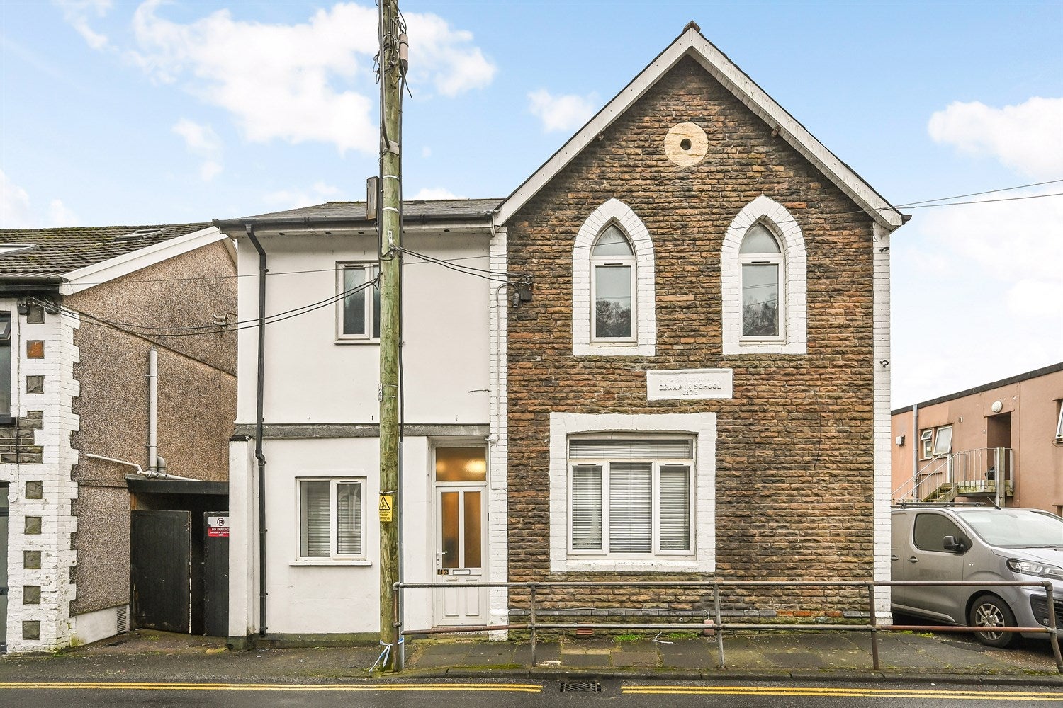Room Wood Road in Pontypridd