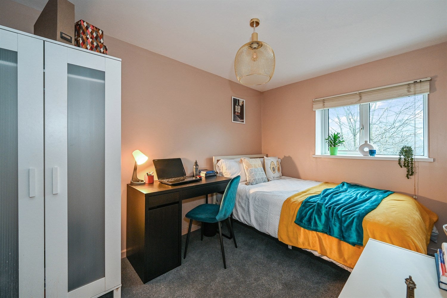 Room Wood Road in Pontypridd