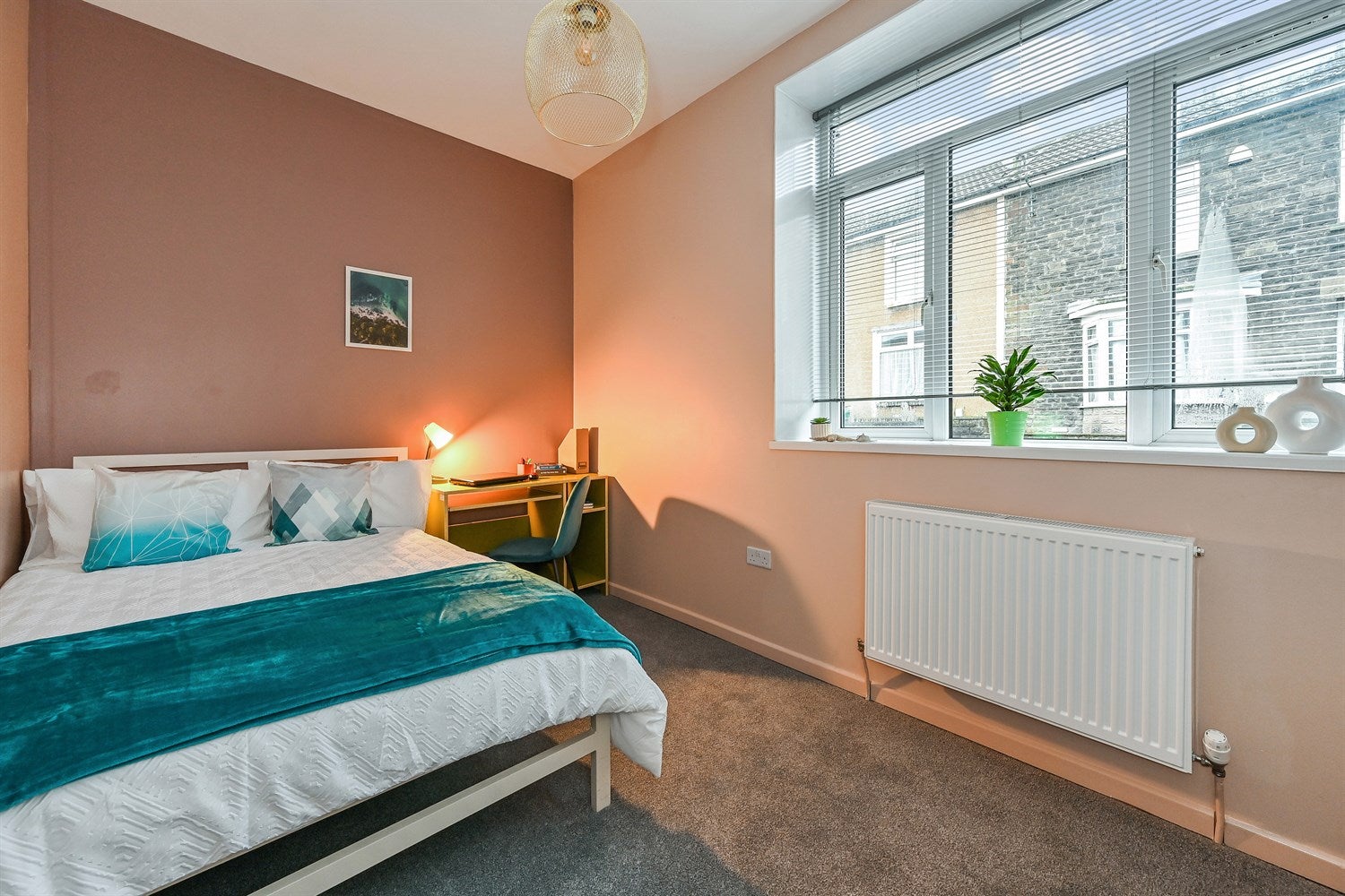 Room Wood Road in Pontypridd