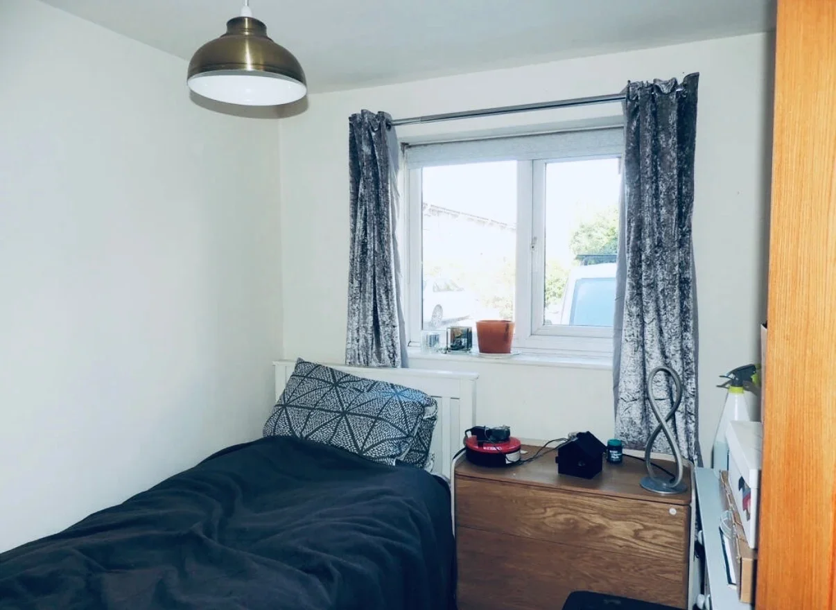 Flat Woodnewton Close in Manchester