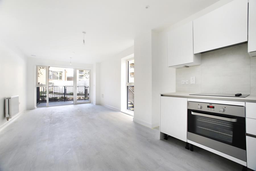 Flat Western Avenue in Greater London
