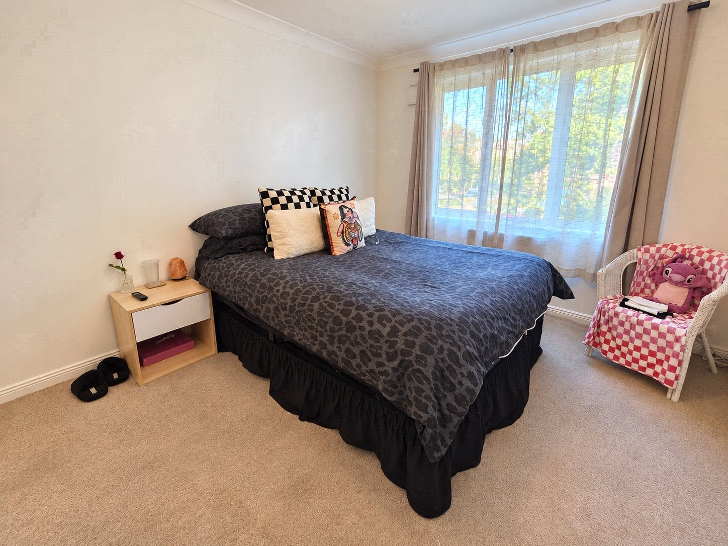 Flat Claremont Avenue in Woking