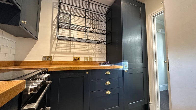 Room Dorset Road in Greater London