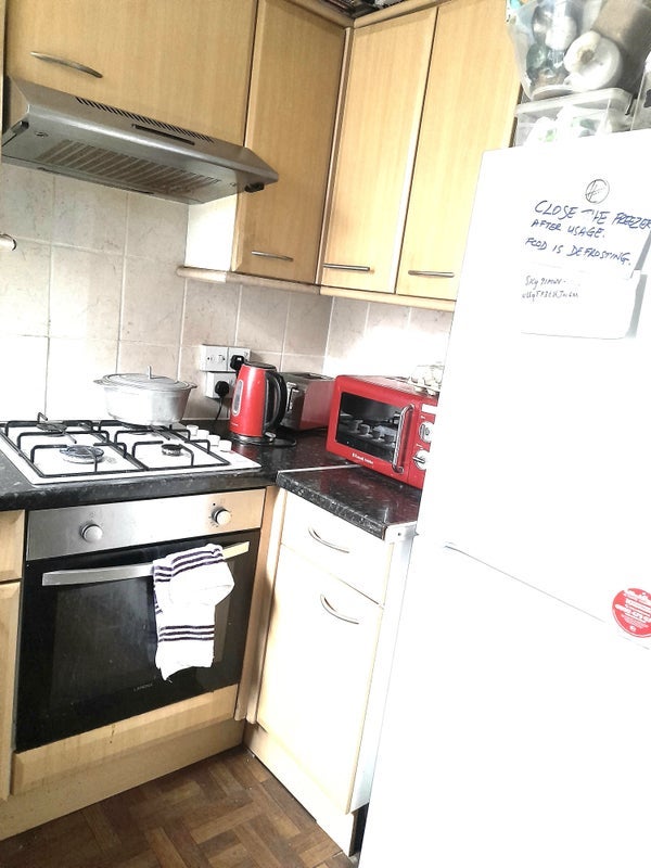 Room Linacre Road in Greater London