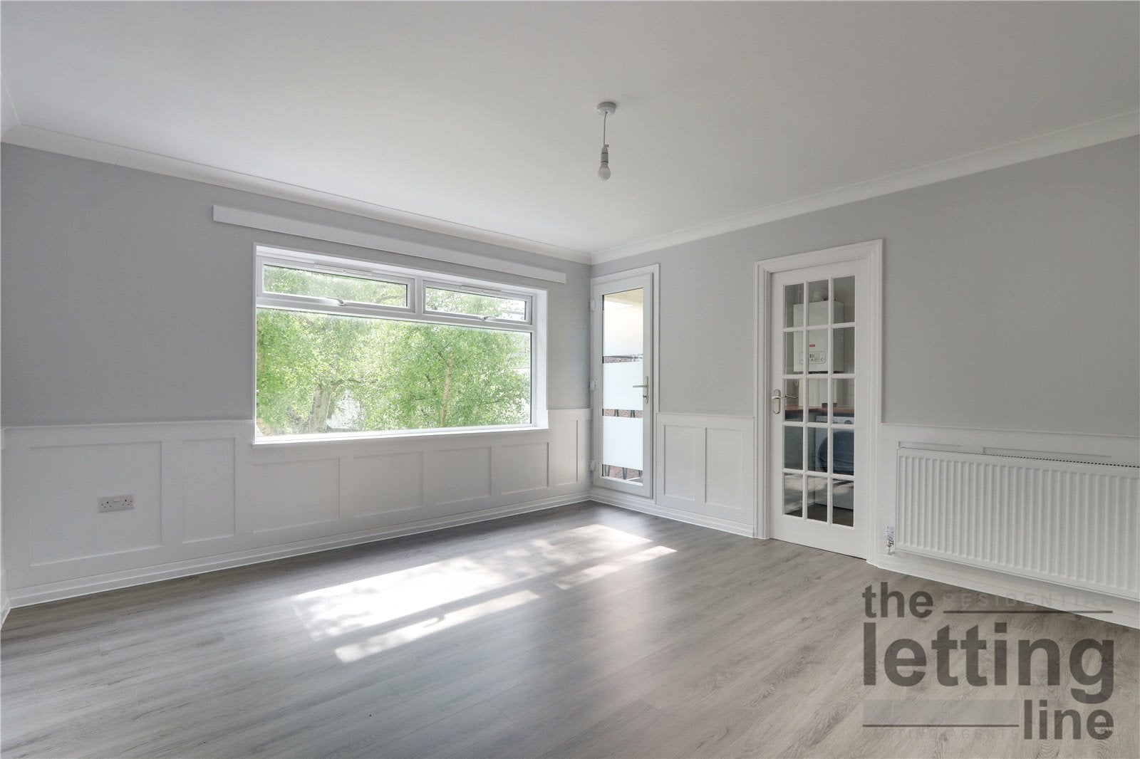 Flat Dunraven Drive in Greater London