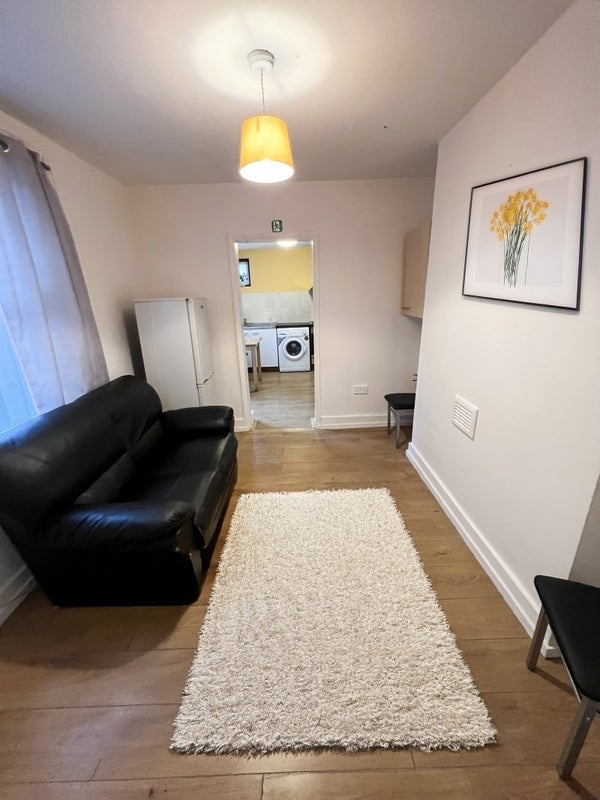 Room Claremont Road in Greater London
