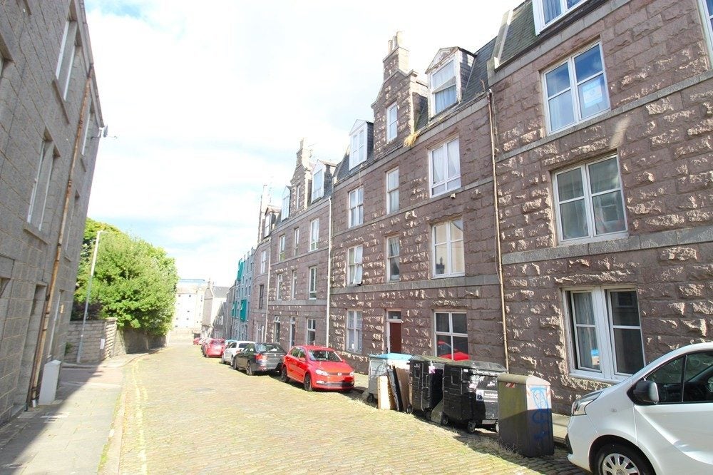 Flat Baker Street in Aberdeen