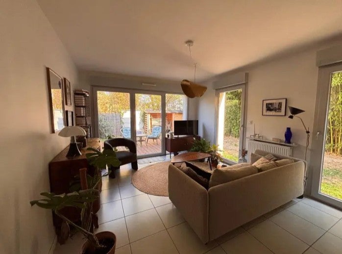 House Rue des Treilles in Libourne