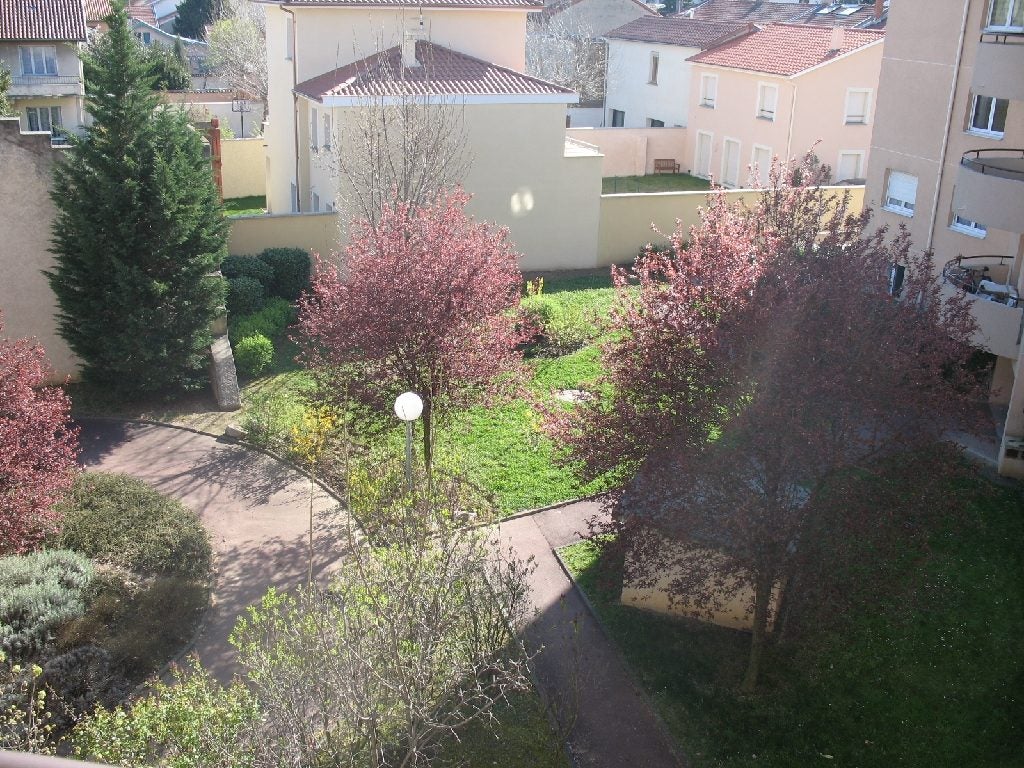 Appartement Rue Ernest Renan à Vénissieux