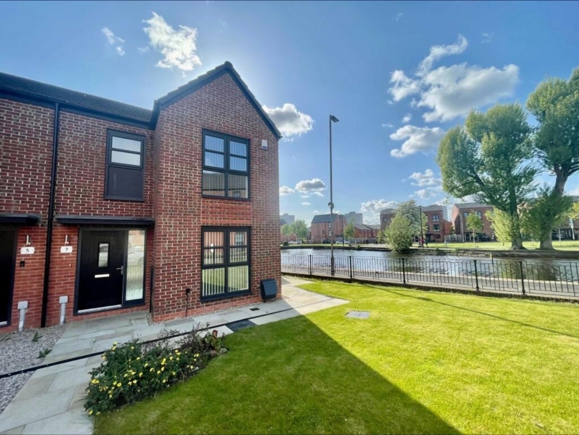 House Kingsheath Street in Manchester