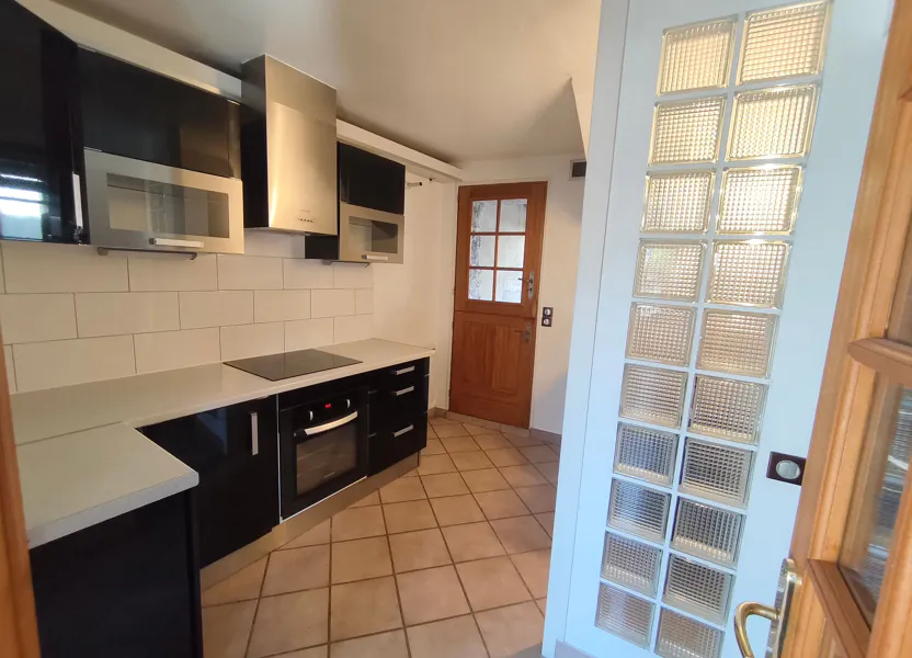 Appartement D 3 à Ussy-sur-Marne