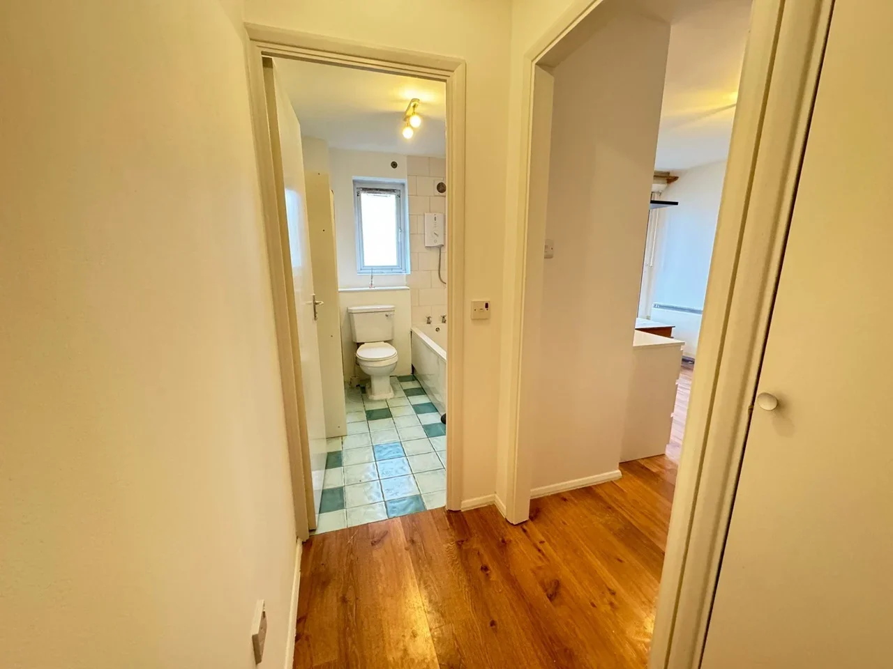 Flat Severnake Close in Greater London