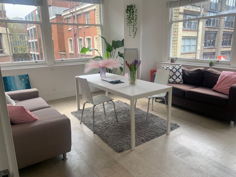 Room Great Sutton Street in Greater London